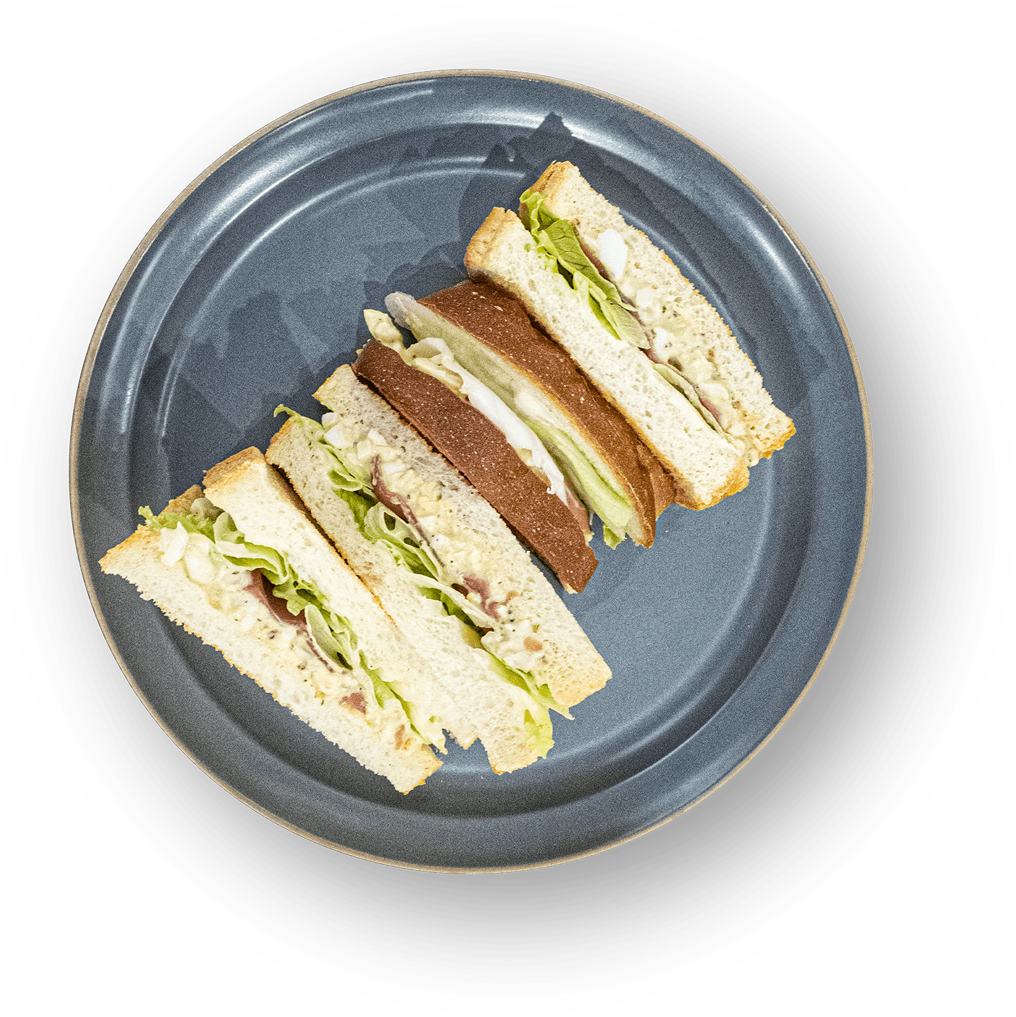 生ハムとバジルたまごサラダサンドイッチ